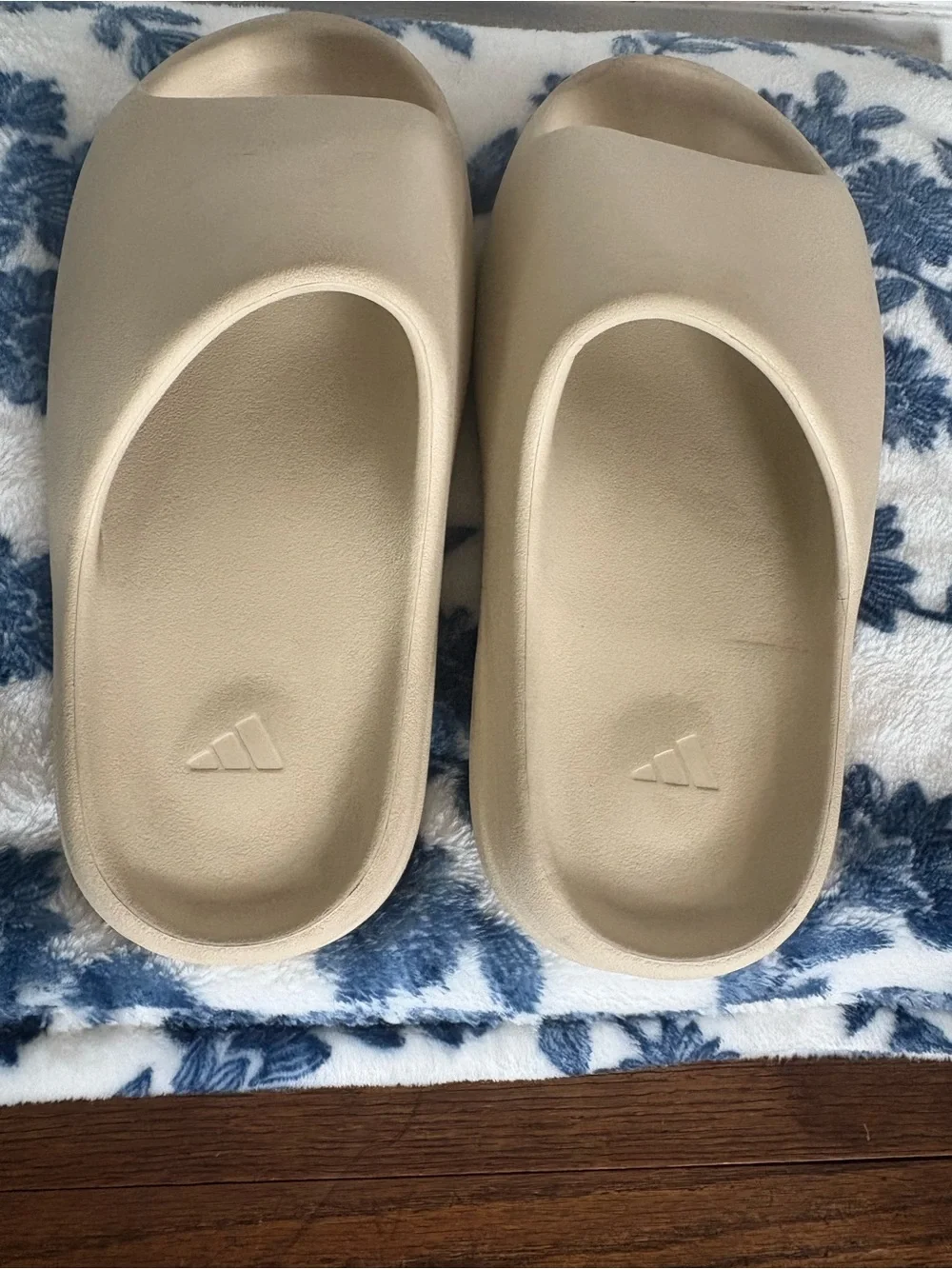 Yeezy Slide Bone - US Men’s 8 - Sand Colorway